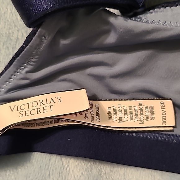 Victoria Secret 36DD Bra - Picture 4 of 4
